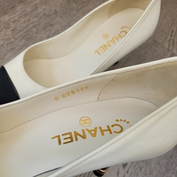 Chanel Cream/ Black Cap Toe Pumps - Picture 7 of 9